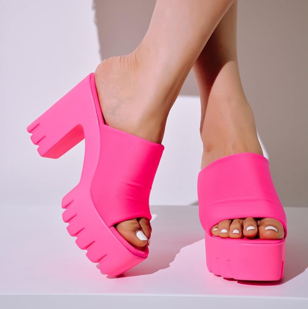Cape Robbin Sexy Summer Platform Heels Barbie Pink Size: 7